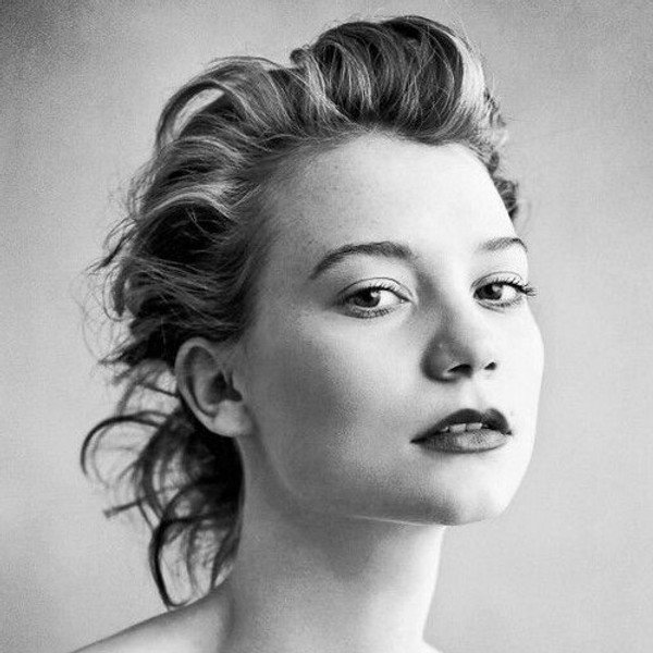 Mia Wasikowska