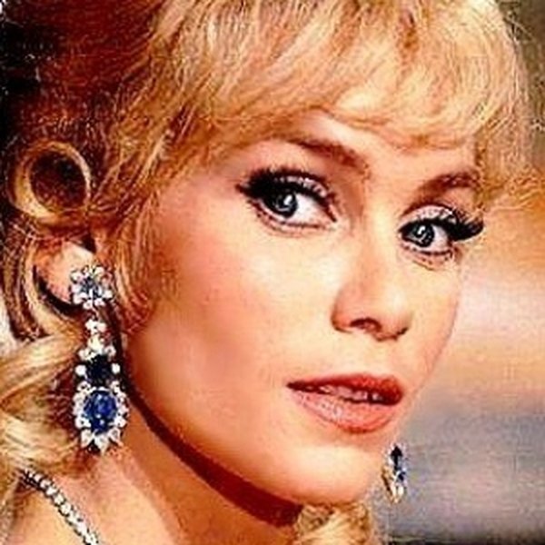 Estella Blain
