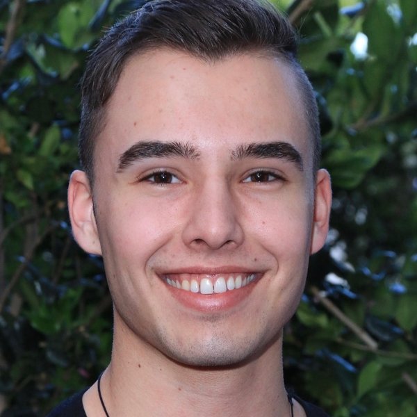 Evan Henzi