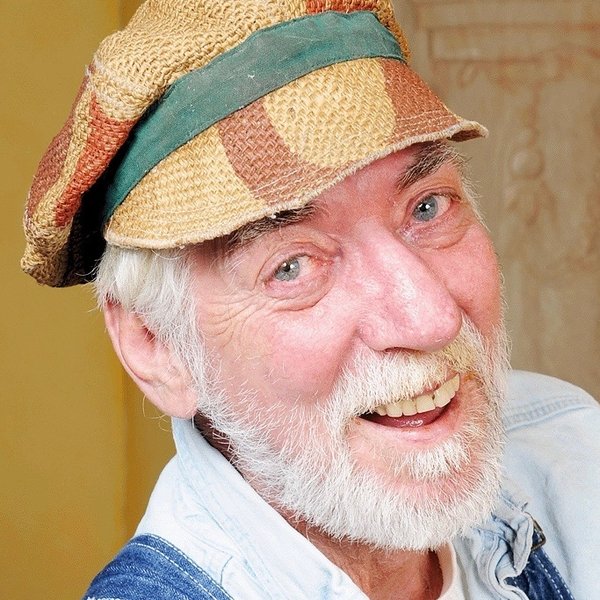 Lowell Landes