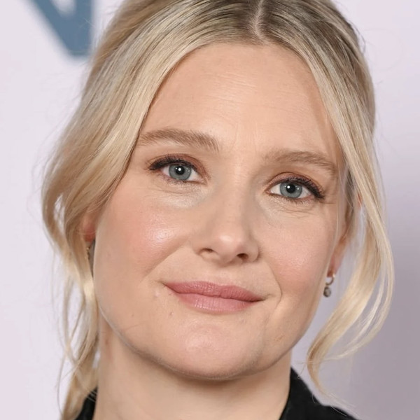 Romola Garai