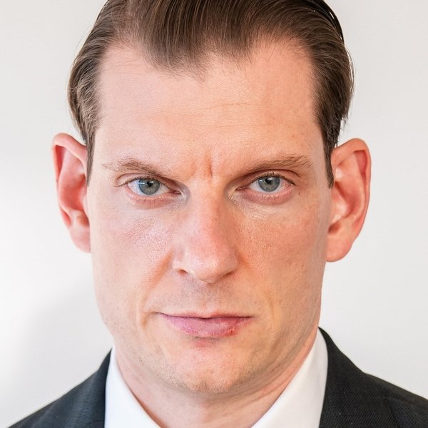 Mike J. Mills