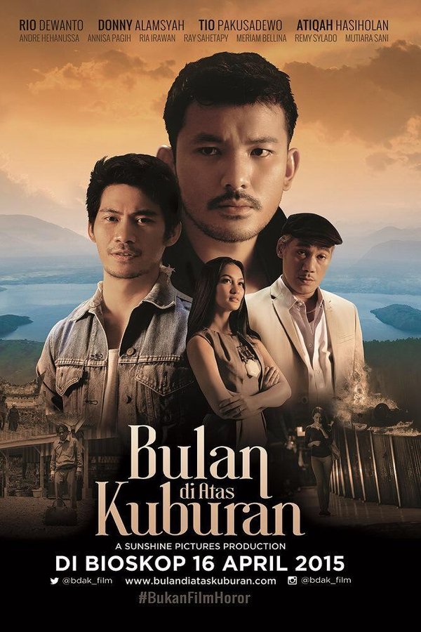 Bulan Di Atas Kuburan
