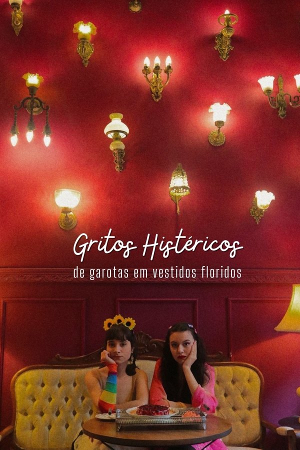 Gritos Histéricos De Garotas Em Vestidos Floridos