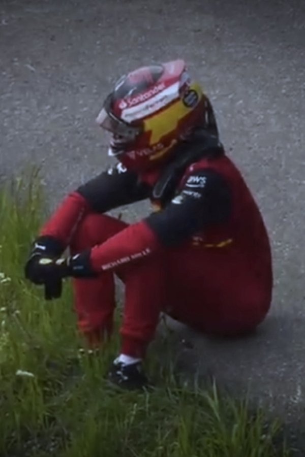 Carlos Sainz Dropped.mov