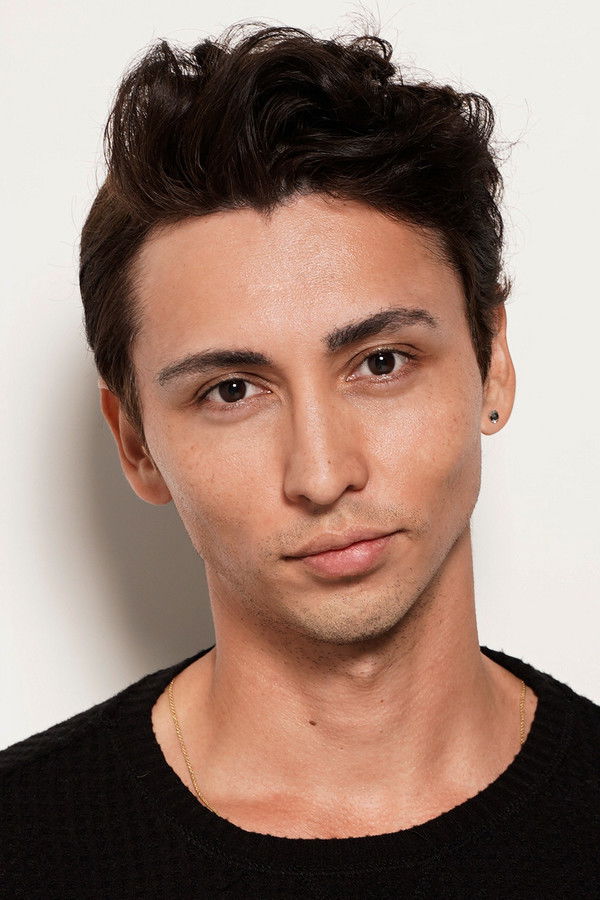 Julian Cihi's headshot