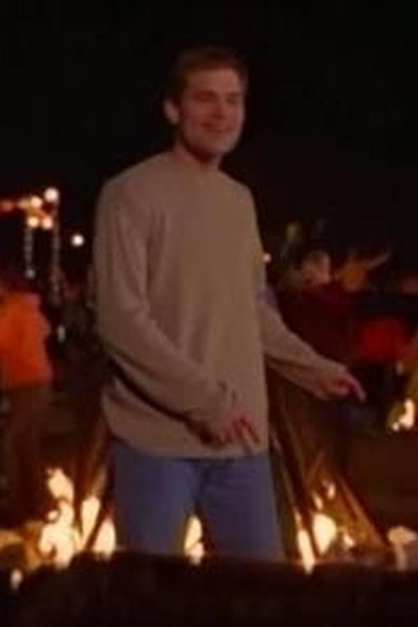 Beverly Hills 90210 – S10E21 – Episodio 21