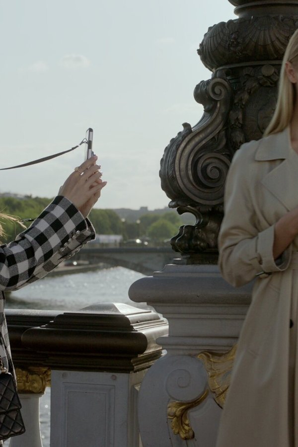 Emily in Paris – S01E03 – Episodio 3