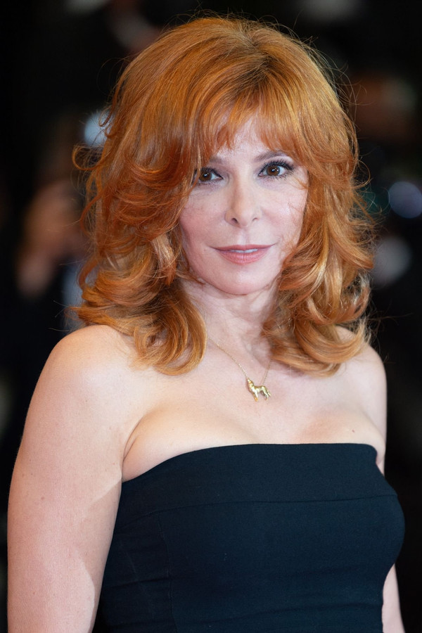 Mylène Farmer's headshot