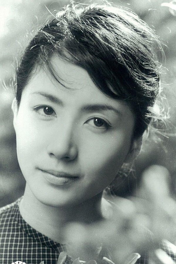 Shima Iwashita's headshot