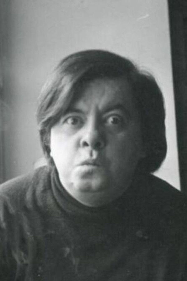 Juan José Gurrola's headshot