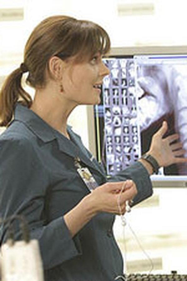 Bones – S06E09 – Vite parallele
