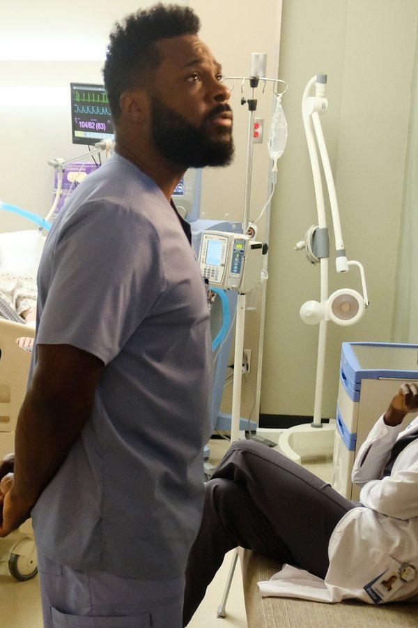 The Resident – S01E12 – Brutti risvegli e rapaci