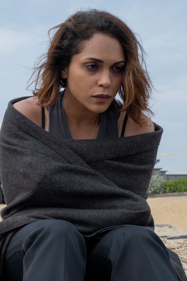 Hightown – S01E01 – Come una sorella