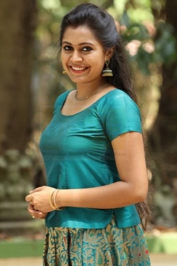 Meera Nair's headshot