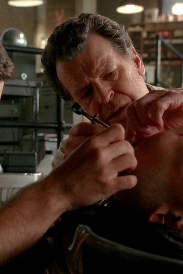 Fringe – S01E07 – Piacere, sig. Jones!