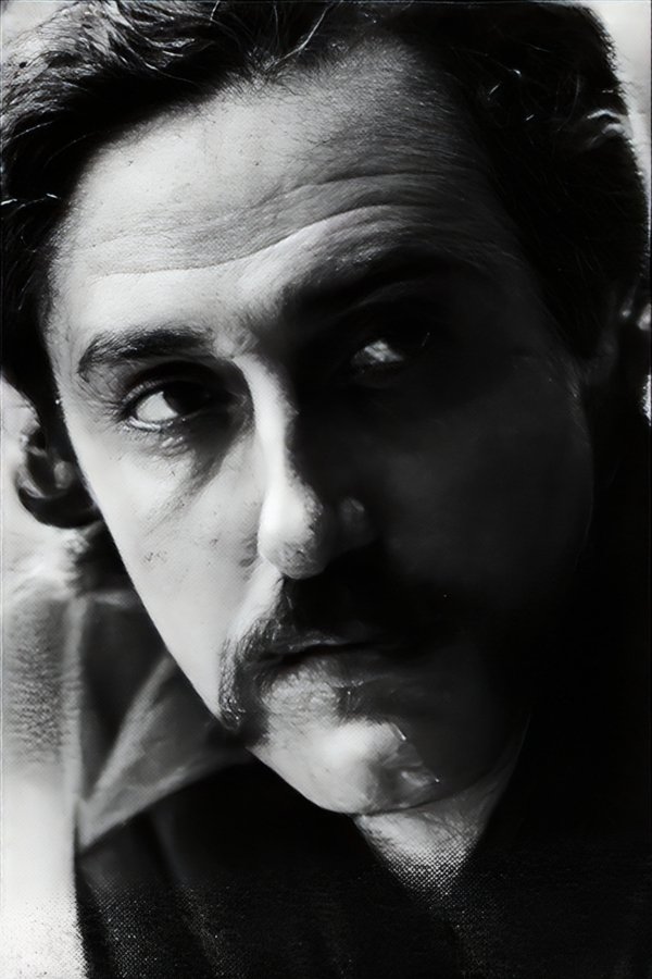 Vinícius Salvatori's headshot