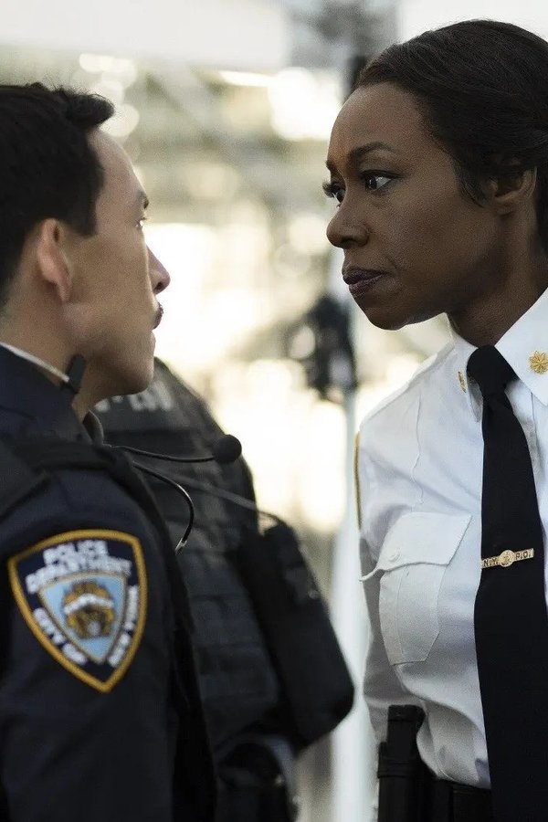 East New York – S01E04 – Episodio 4