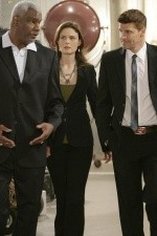 Bones – S04E03 – Poligamia