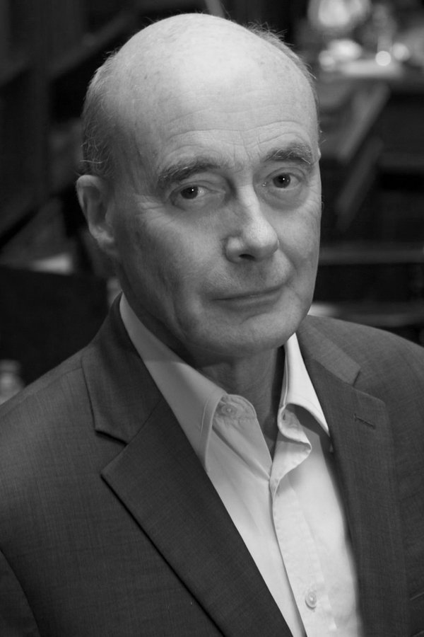 David Reynolds's headshot