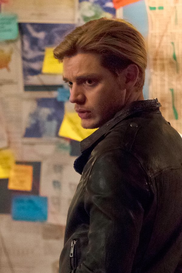 Shadowhunters – S03E11 – Anime perse