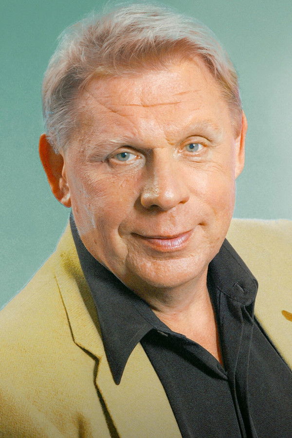 Aleksandr Pyatkov's headshot