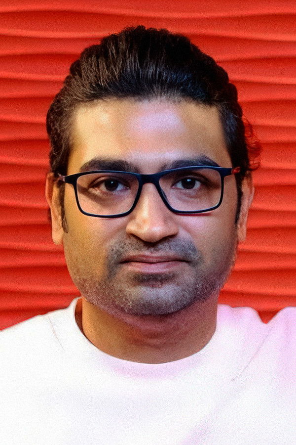 Ravi Krishna's headshot