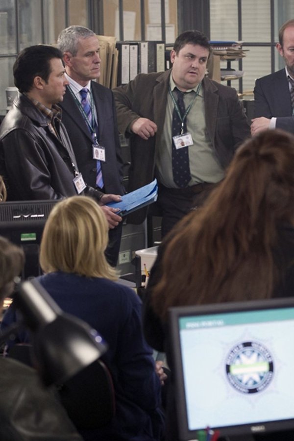 The Fall: Caccia Al Serial Killer – S01E03 – Vino e sfrontatezza