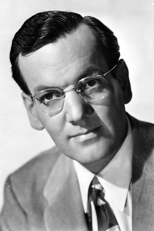 Emmett Lynn's headshot