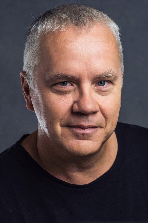 Tim Robbins's headshot