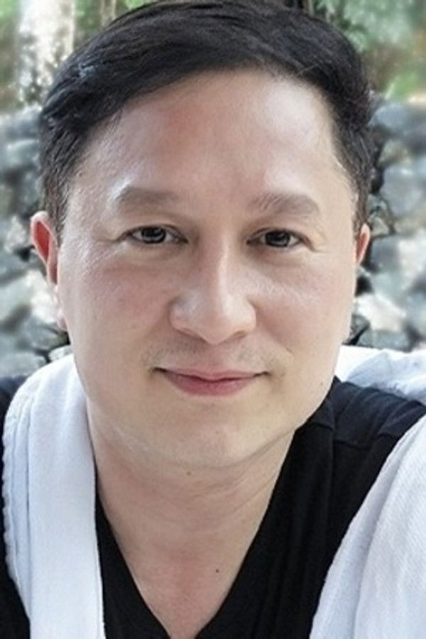 Eric Quizon's headshot