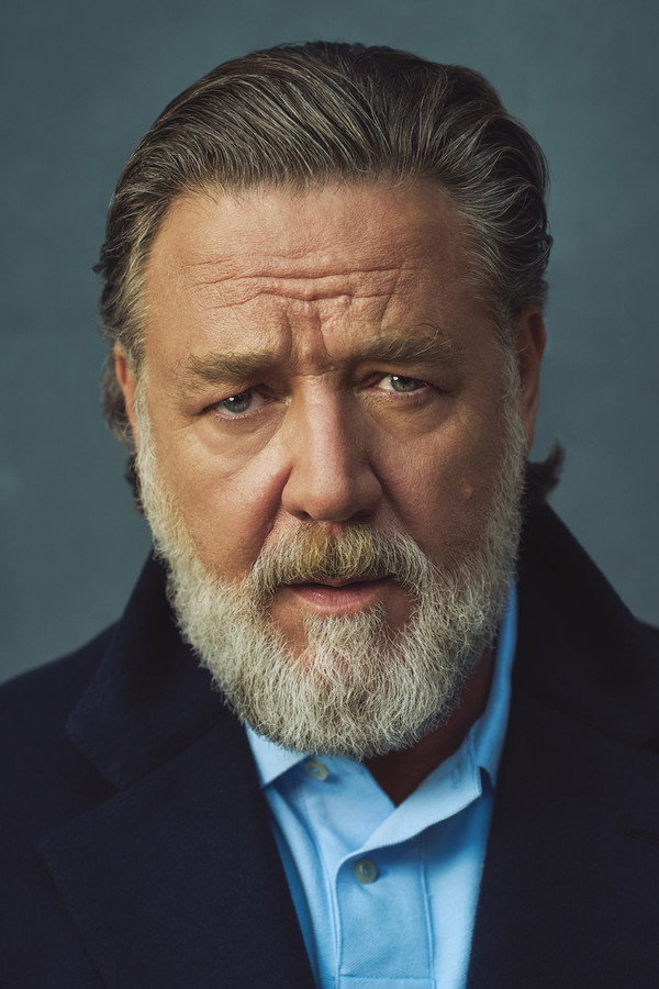 Russell Crowe's headshot