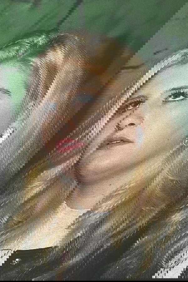 Louise Weard's headshot