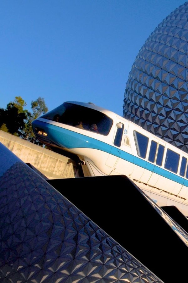 I segreti delle attrazioni Disney – S01E09 – Treni, tram e monorotaie