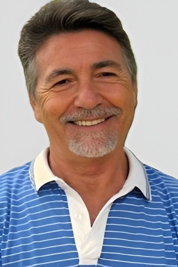 Mauro Ribera's headshot