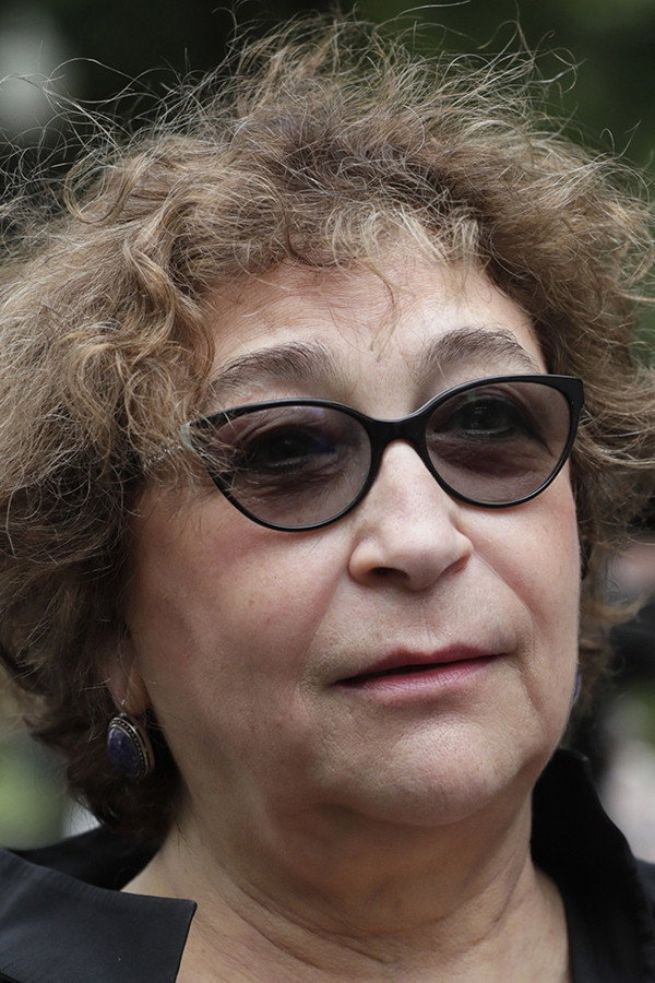 Yevgenia Albats's headshot