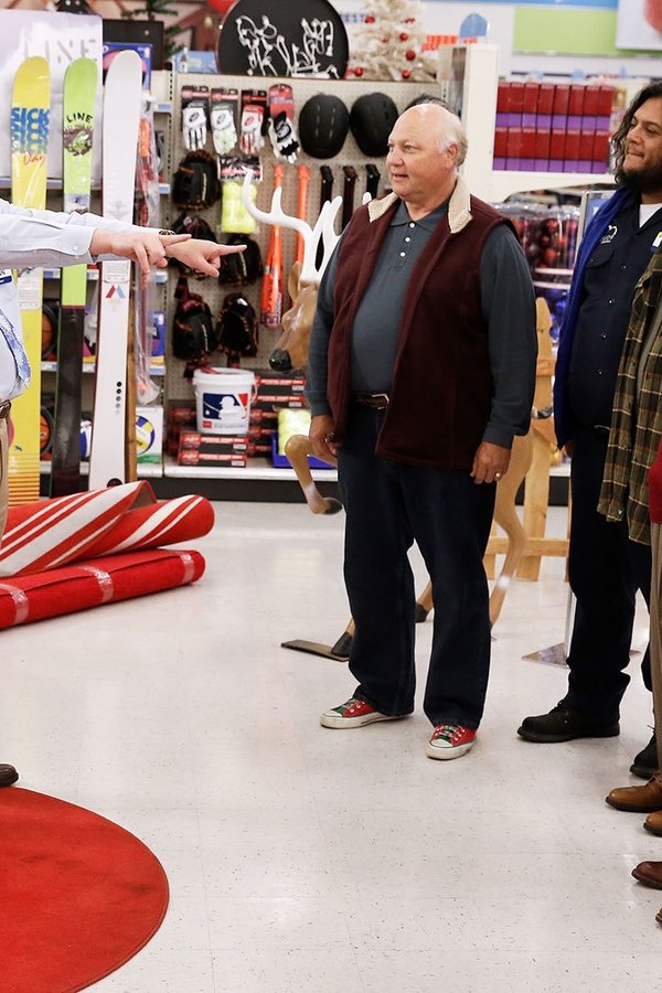 Superstore – S02E09 – I lavoratori stagionali