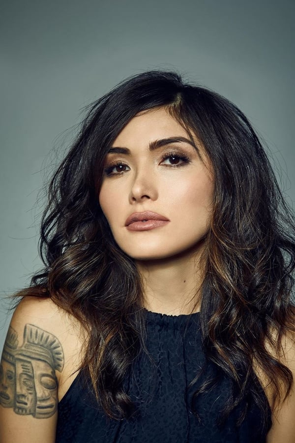 Daniella Pineda's headshot