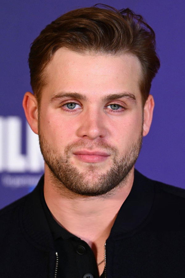 Leo Woodall's headshot