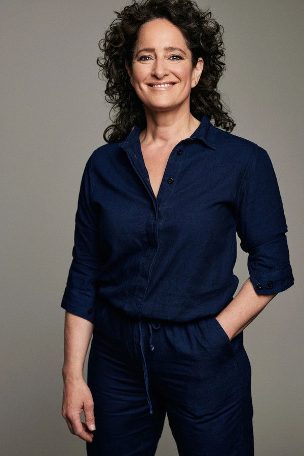 Lotje van Lunteren's headshot