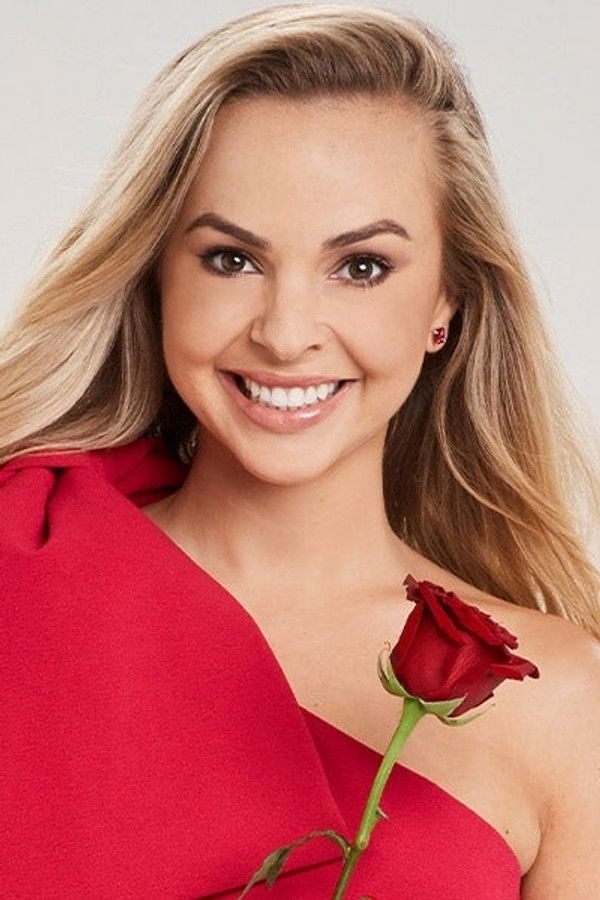 Angie Kent's headshot