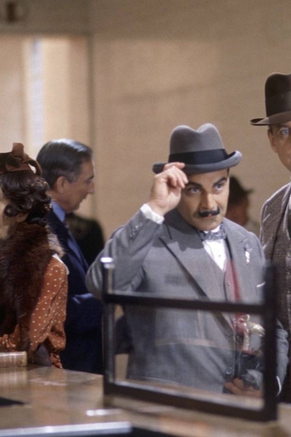 Poirot – S02E02 – La dama velata