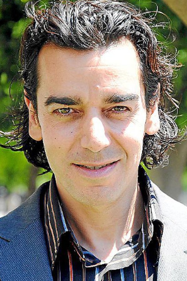 Nando Torres's headshot