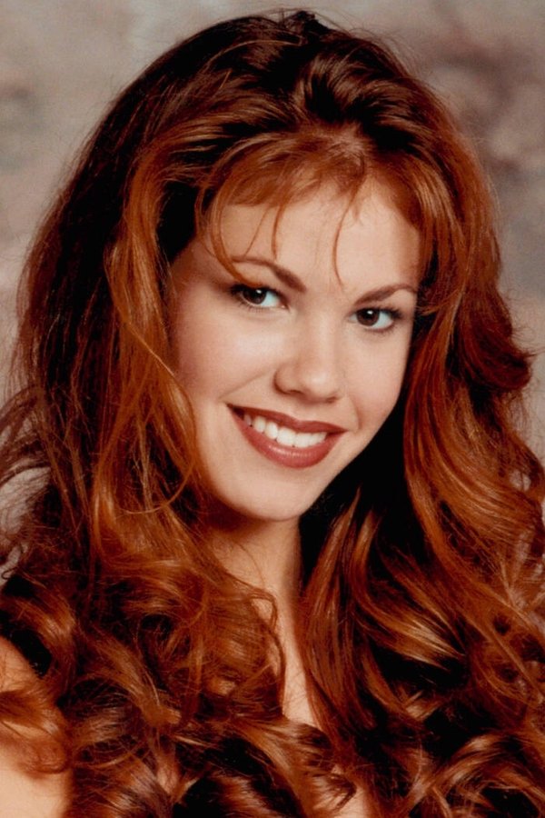 Nikki Cox's headshot