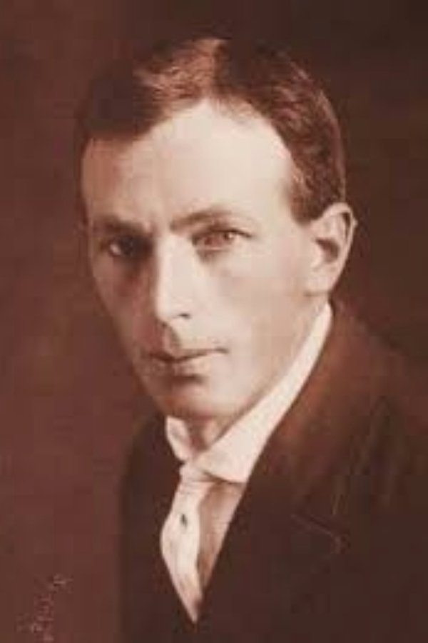 Arthur White's headshot