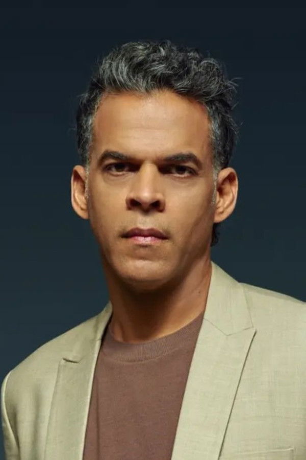 Vikramaditya Motwane's headshot