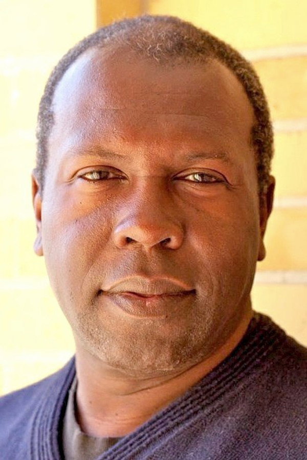 Roy Lewis's headshot
