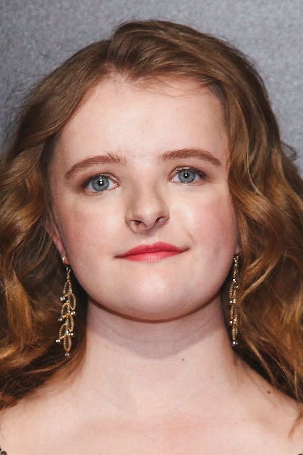 Milly Shapiro's headshot