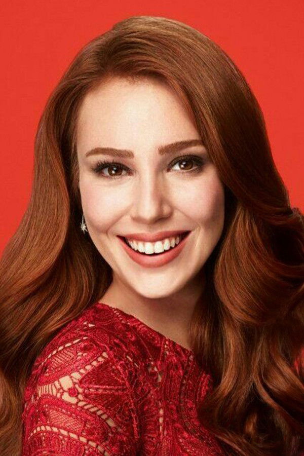 Elçin Sangu's headshot