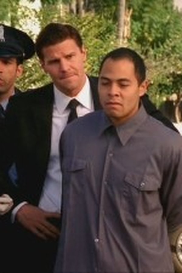 Bones – S01E13 – Doppio delitto
